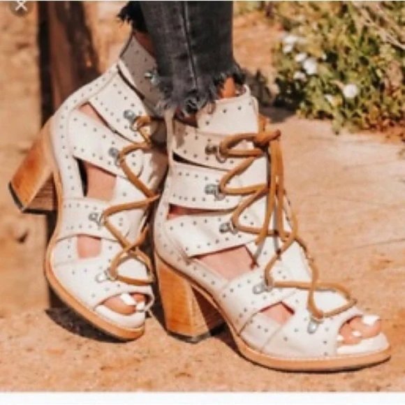 *SOLD* NWB Freebird by Steven Brandy - Picture 2 of 6